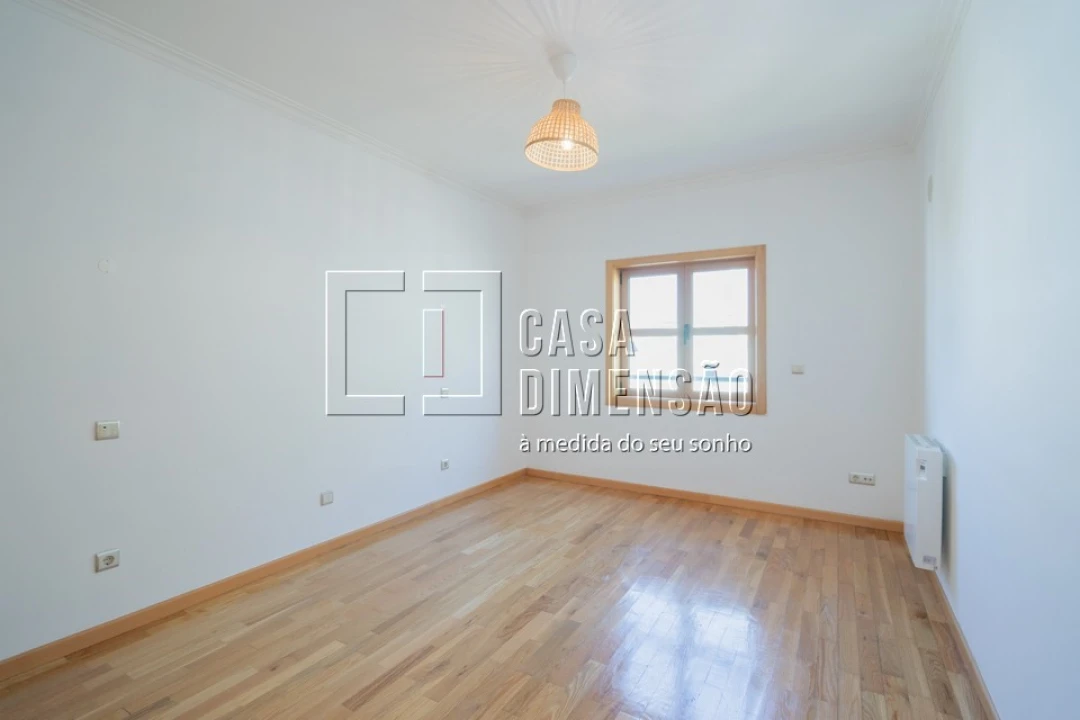 Apartamento T2 para Venda em Carnaxide e Queijas Foto 19