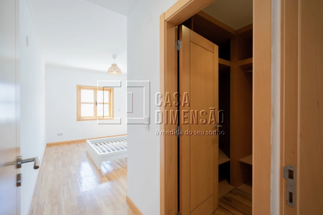 Apartamento T2 para Venda em Carnaxide e Queijas Foto 25