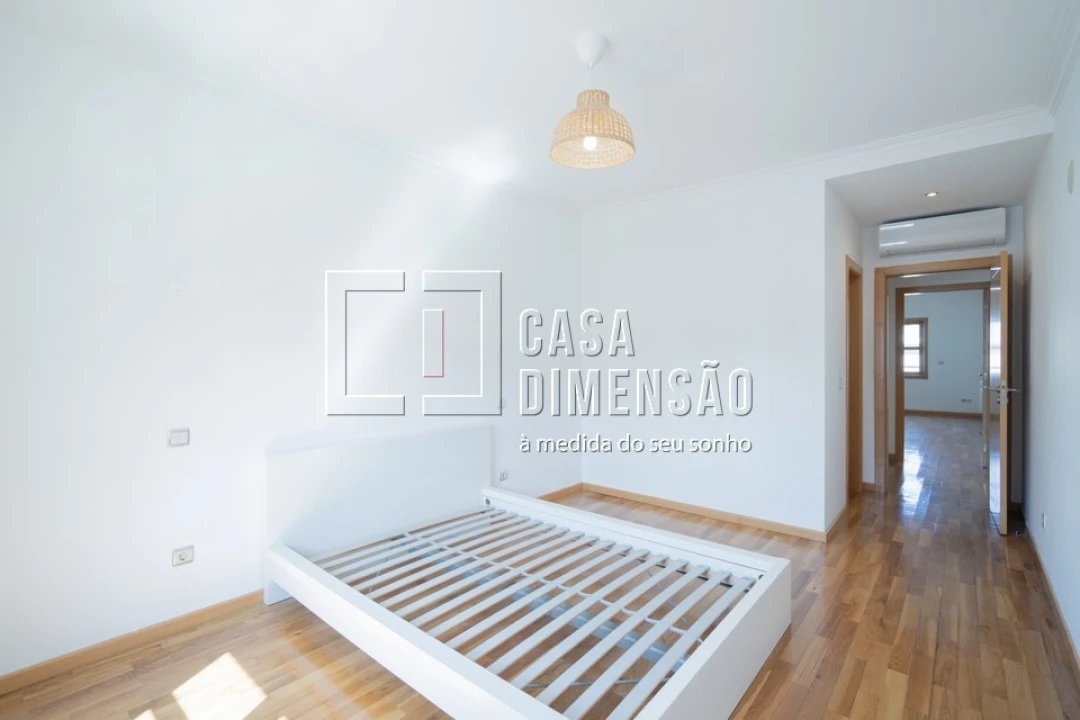 Apartamento T2 para Venda em Carnaxide e Queijas Foto 28
