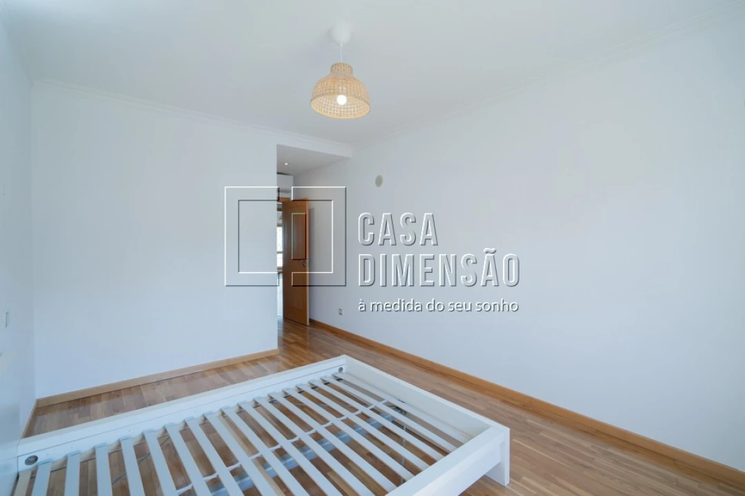 Apartamento T2 para Venda em Carnaxide e Queijas Foto 30