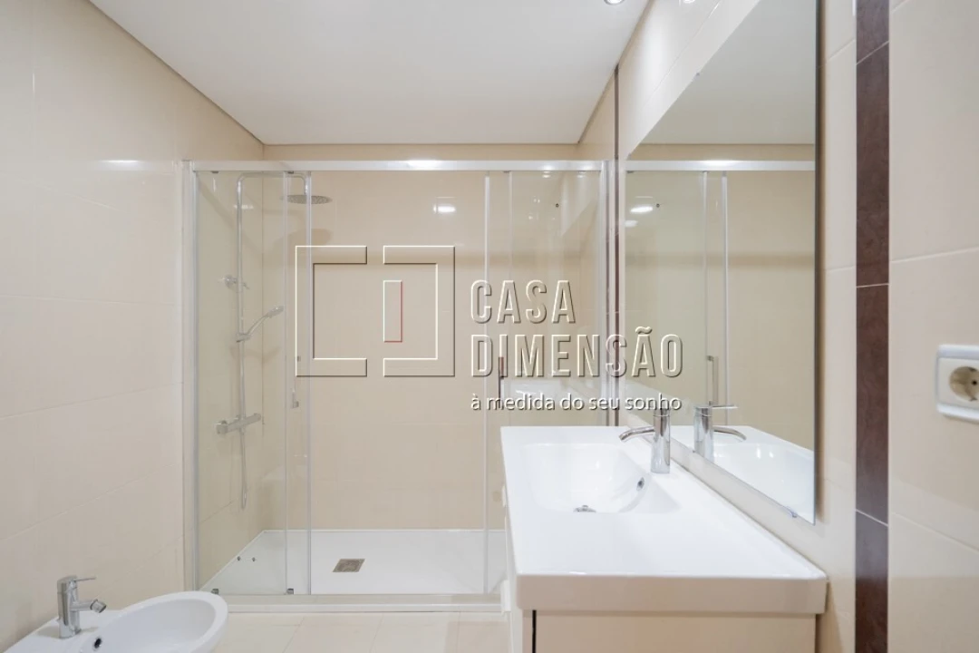 Apartamento T2 para Venda em Carnaxide e Queijas Foto 33