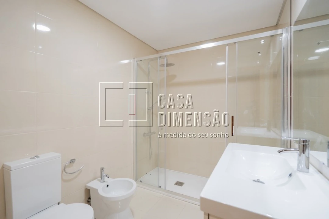 Apartamento T2 para Venda em Carnaxide e Queijas Foto 34