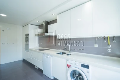 Apartamento T2 para Venda em Carnaxide e Queijas