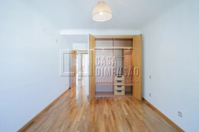 Apartamento T2 para Venda em Carnaxide e Queijas