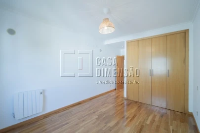 Apartamento T2 para Venda em Carnaxide e Queijas