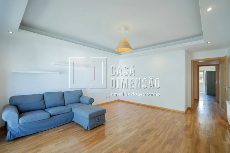 Apartamento T2 para Venda em Carnaxide e Queijas Foto 7