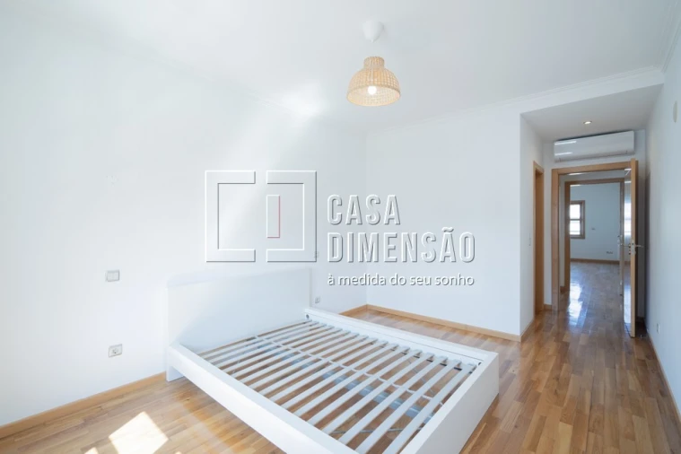 Apartamento T2 para Venda em Carnaxide e Queijas Foto 28