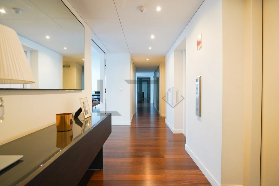 Apartamento T6 para Venda em Areeiro Foto 7