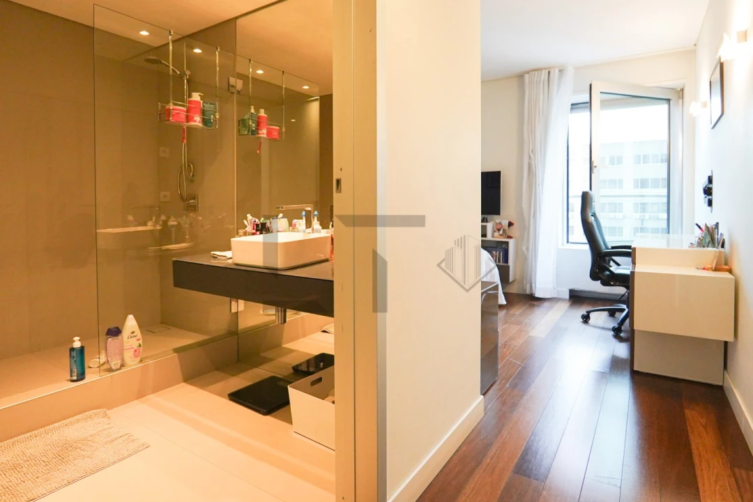 Apartamento T6 para Venda em Areeiro Foto 62