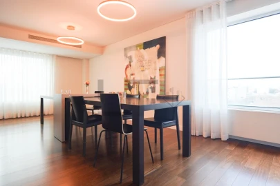 Apartamento T6 para Venda em Areeiro