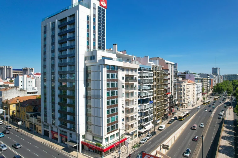 Apartamento T6 para Venda em Areeiro Foto 4