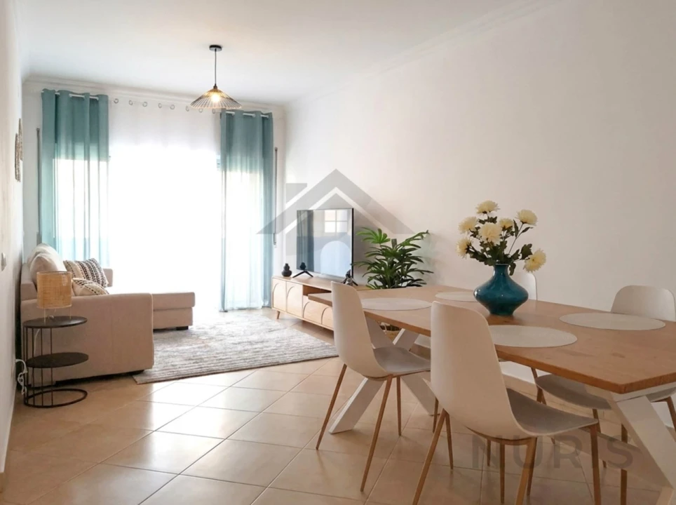 Apartamento T2 para Arrendamento em Portimão Foto 1