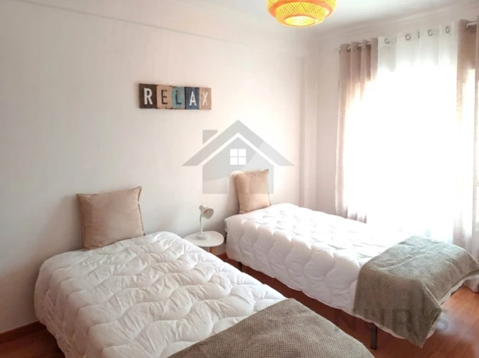 Apartamento T2 para Arrendamento em Portimão Foto 7