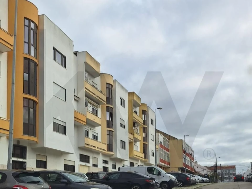 Garagem para Venda em Laranjeiro e Feijó Foto 2