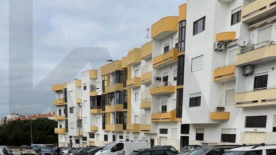 Garagem para Venda em Laranjeiro e Feijó
