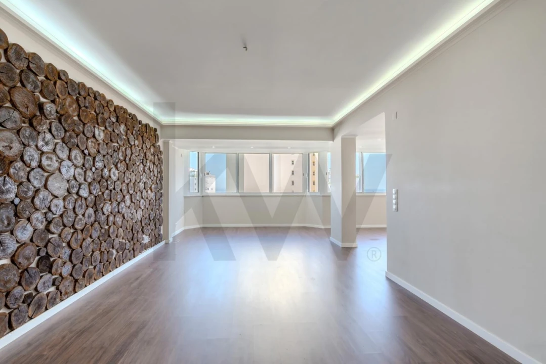 Apartamento T4 para Venda em Cascais e Estoril Foto 1