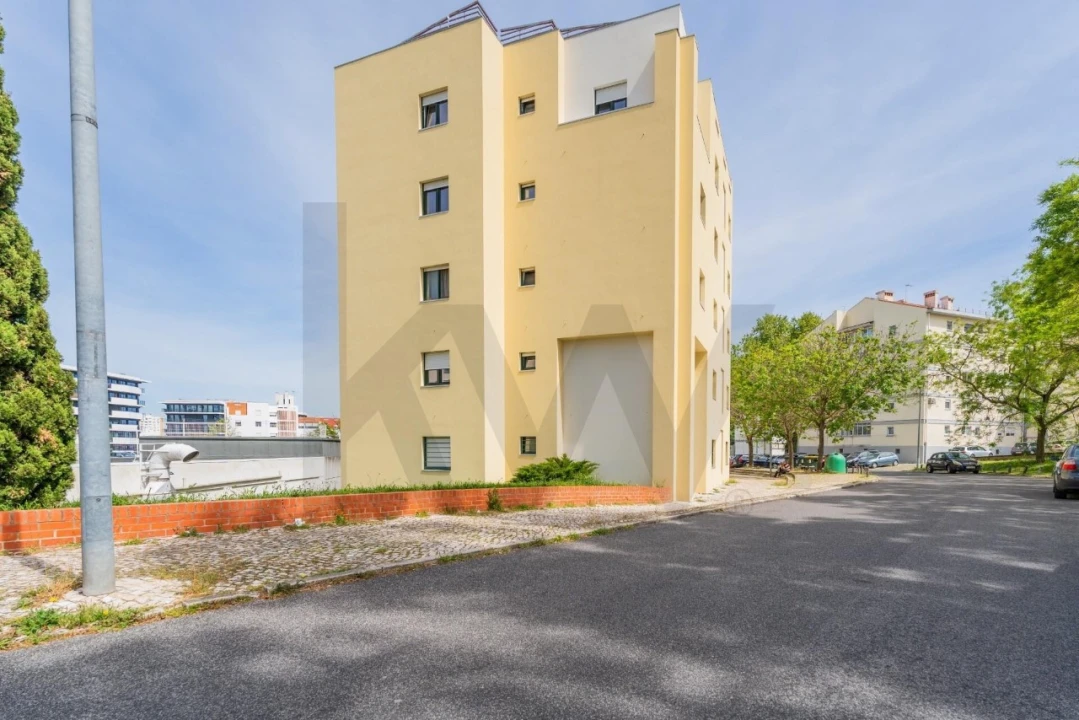 Apartamento T1 para Venda em Olivais Foto 2