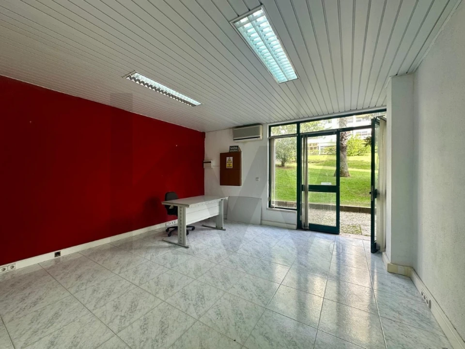 Loja para Arrendamento em Oeiras e São Julião da Barra, Paço de Arcos e Caxias Foto 1