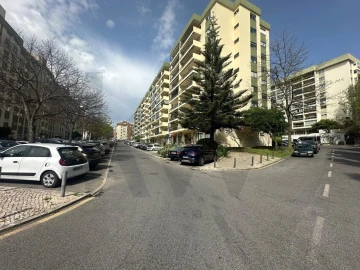 Loja para Arrendamento em Oeiras e São Julião da Barra, Paço de Arcos e Caxias