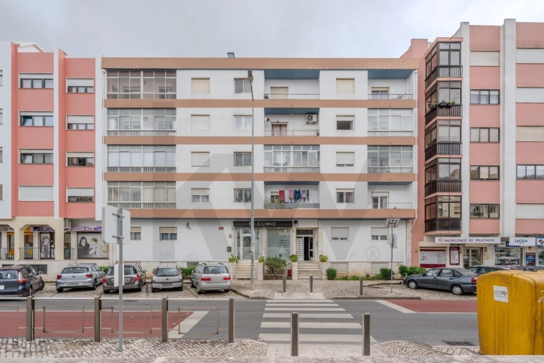 Apartamento T3 para Venda em Cacém e São Marcos Foto 1