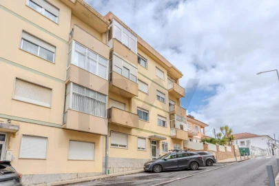 Apartamento T2 para Venda em Agualva e Mira-Sintra
