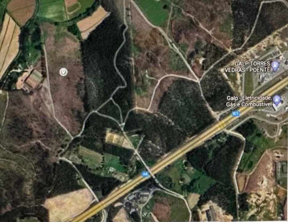 Terreno para Venda em Carvoeira e Carmões Foto 1