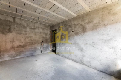 Moradia T4 para Venda em Salto