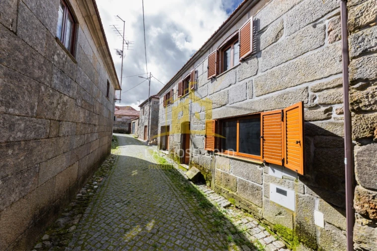 Moradia T4 para Venda em Salto Foto 15