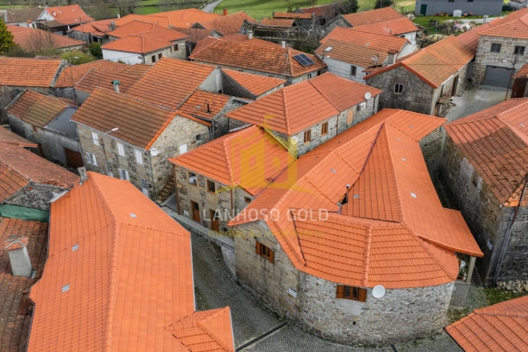 Moradia T4 para Venda em Salto Foto 16