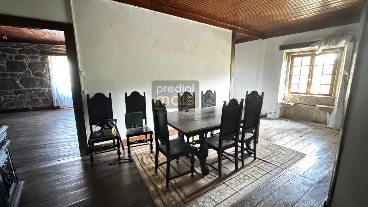 Moradia T6 para Venda em Landim Foto 6