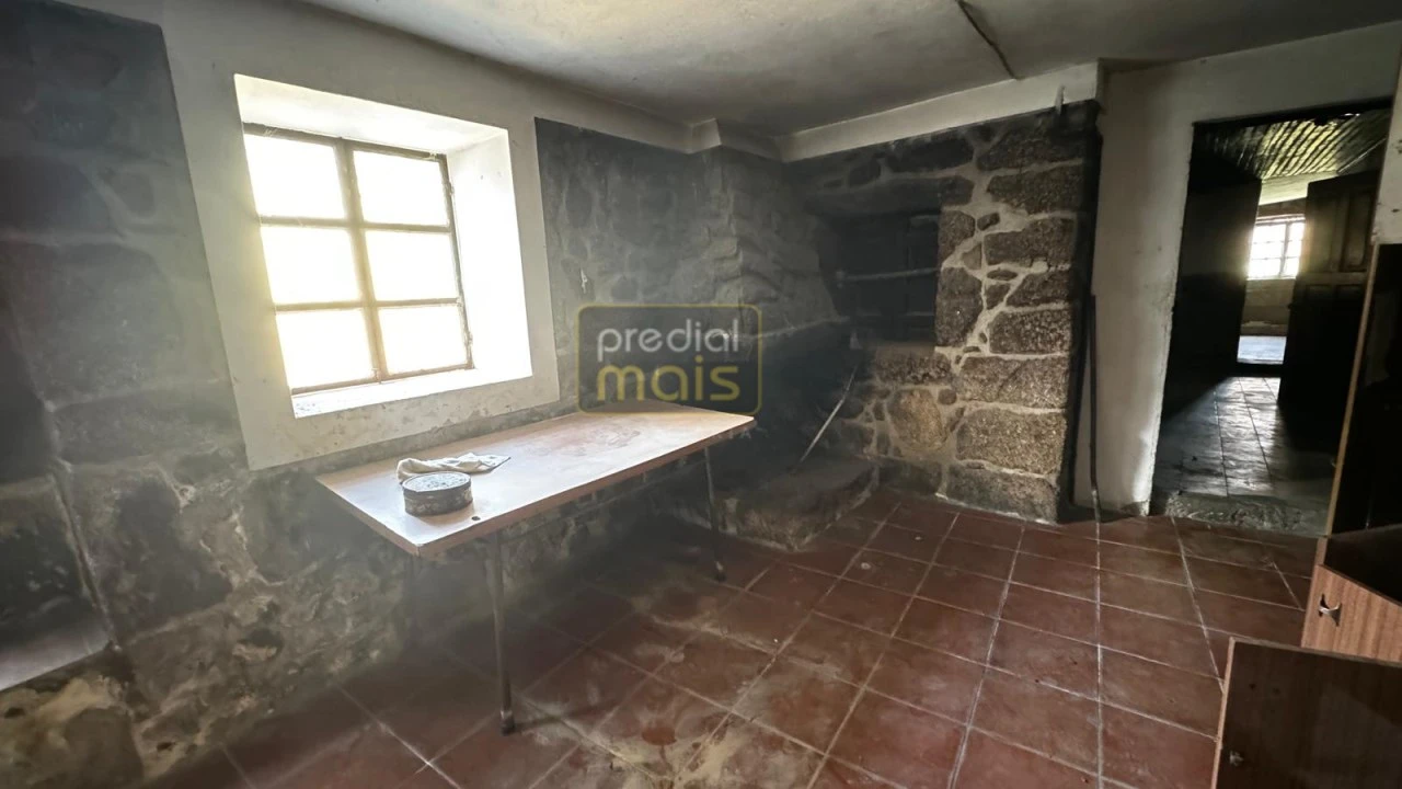 Moradia T6 para Venda em Landim Foto 10