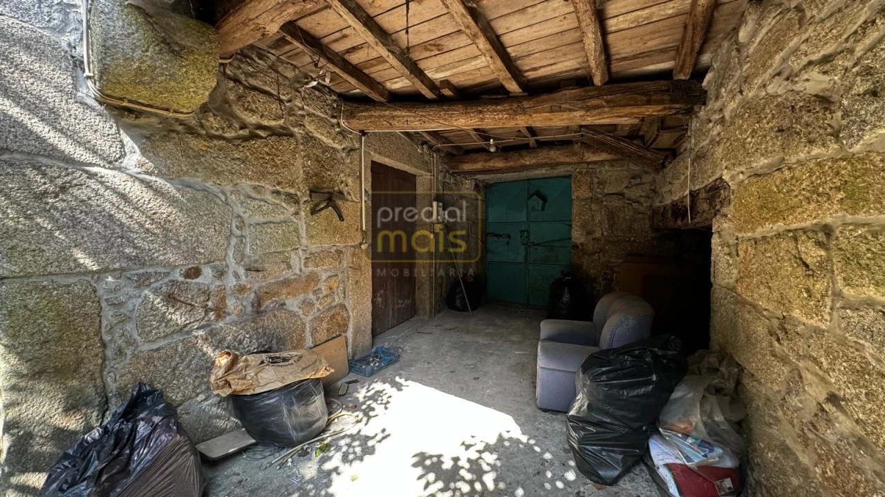 Moradia T6 para Venda em Landim Foto 14