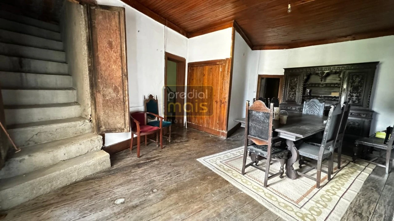 Moradia T6 para Venda em Landim Foto 17