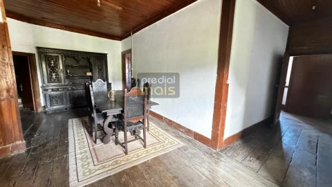 Moradia T6 para Venda em Landim