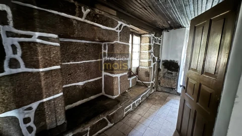 Moradia T6 para Venda em Landim