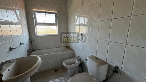 Moradia T6 para Venda em Landim