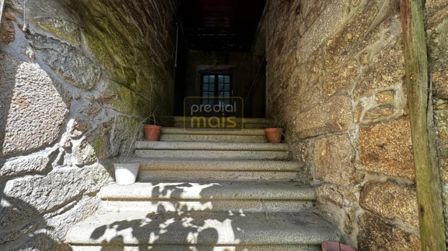 Moradia T6 para Venda em Landim Foto 4