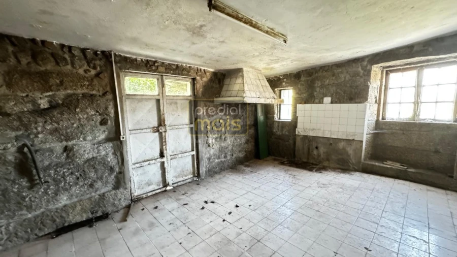 Moradia T6 para Venda em Landim Foto 20