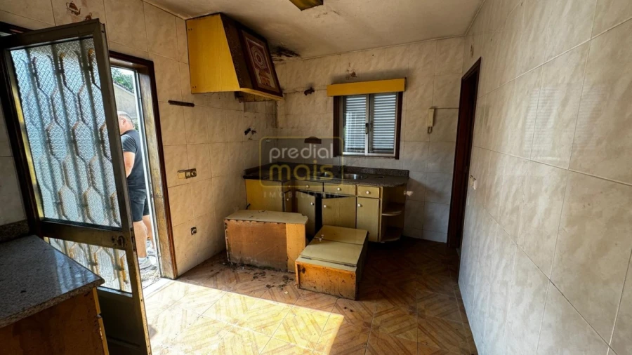 Moradia T6 para Venda em Landim Foto 22