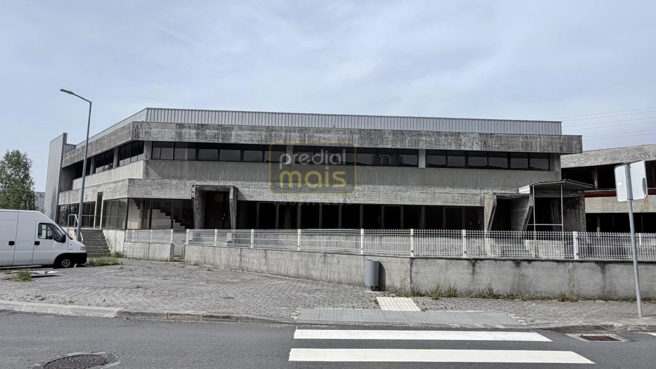 Armazém para Arrendamento em Santo Tirso, Couto (Santa Cristina e São Miguel) e Burgães Foto 2