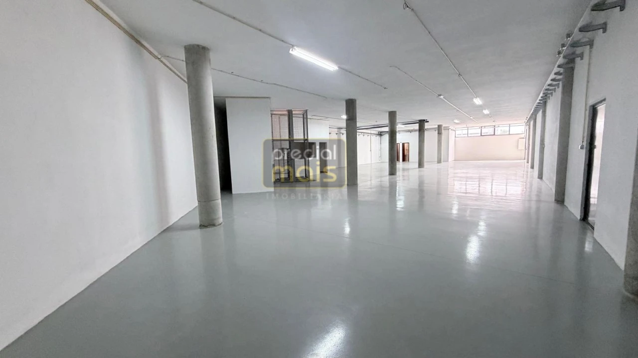 Armazém para Arrendamento em Santo Tirso, Couto (Santa Cristina e São Miguel) e Burgães Foto 16