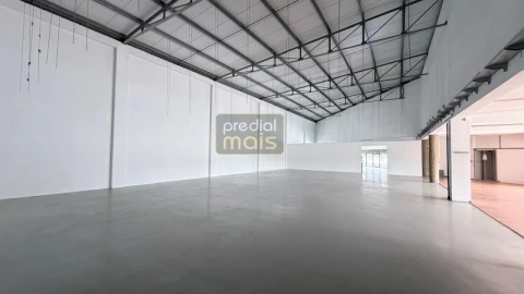 Armazém para Arrendamento em Santo Tirso, Couto (Santa Cristina e São Miguel) e Burgães