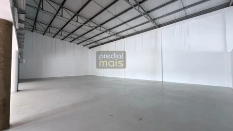 Armazém para Arrendamento em Santo Tirso, Couto (Santa Cristina e São Miguel) e Burgães