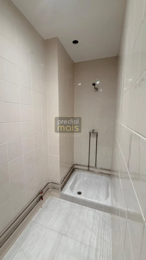 Armazém para Arrendamento em Santo Tirso, Couto (Santa Cristina e São Miguel) e Burgães