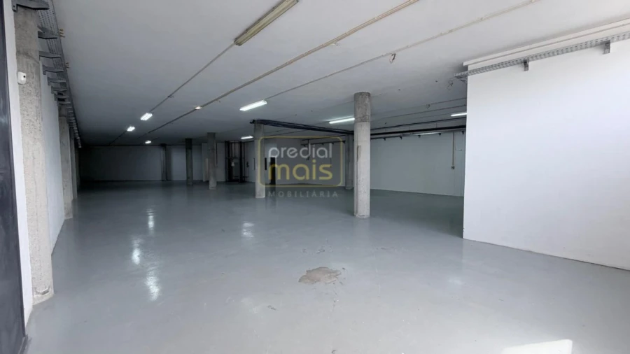 Armazém para Arrendamento em Santo Tirso, Couto (Santa Cristina e São Miguel) e Burgães Foto 14