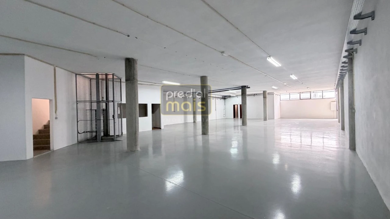 Armazém para Arrendamento em Santo Tirso, Couto (Santa Cristina e São Miguel) e Burgães Foto 4