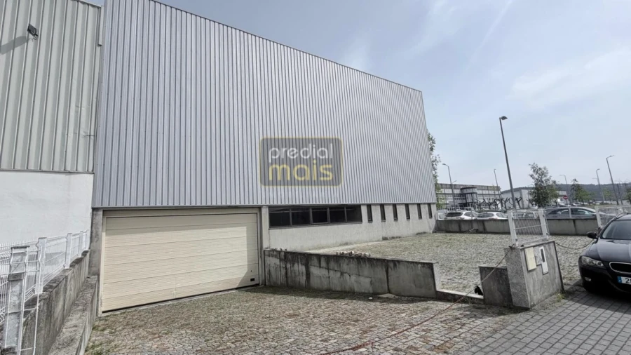 Armazém para Arrendamento em Santo Tirso, Couto (Santa Cristina e São Miguel) e Burgães Foto 3