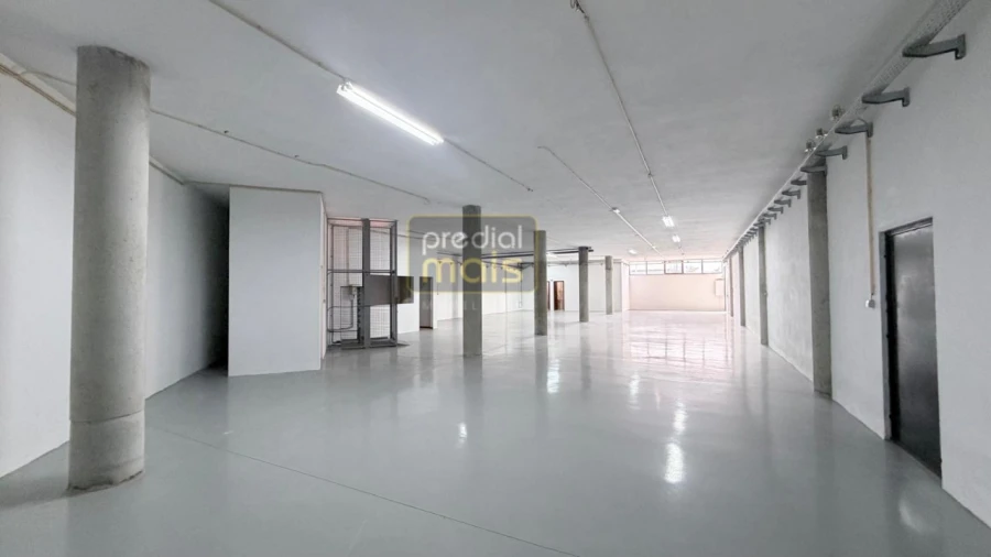 Armazém para Arrendamento em Santo Tirso, Couto (Santa Cristina e São Miguel) e Burgães Foto 7