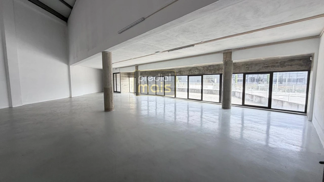 Armazém para Arrendamento em Santo Tirso, Couto (Santa Cristina e São Miguel) e Burgães Foto 11