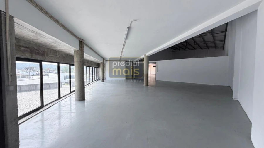 Armazém para Arrendamento em Santo Tirso, Couto (Santa Cristina e São Miguel) e Burgães Foto 8